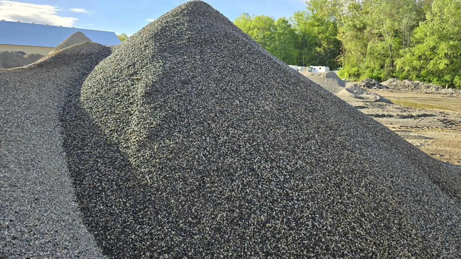 3/8 Washed Pea Gravel photo 2