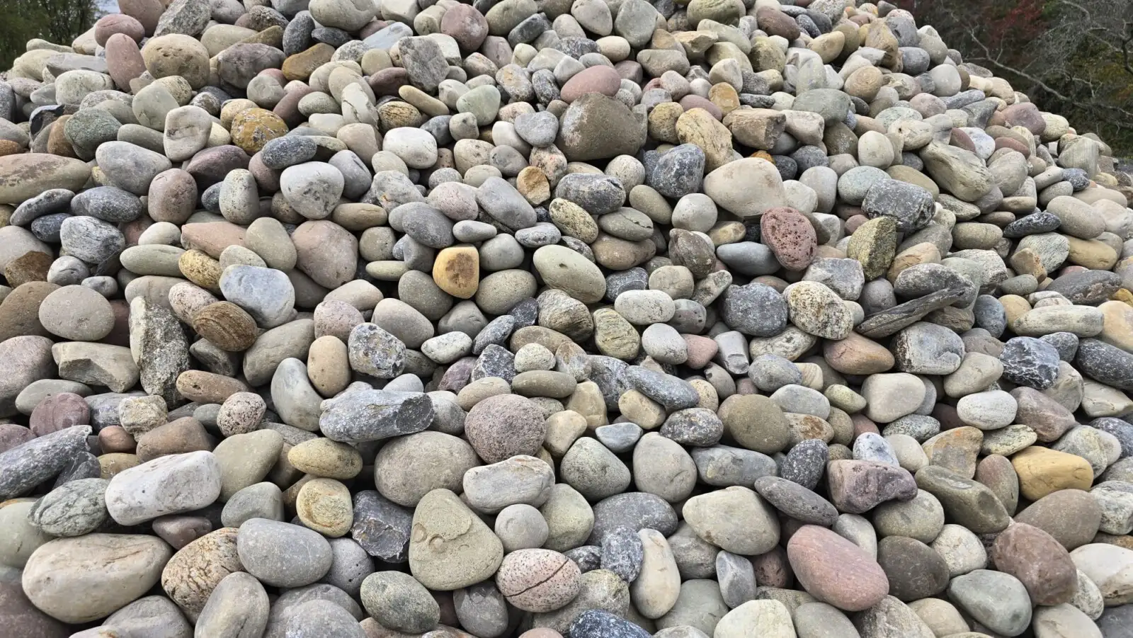 Mohawk Decorative River Stone – 4” Cobble photo 4