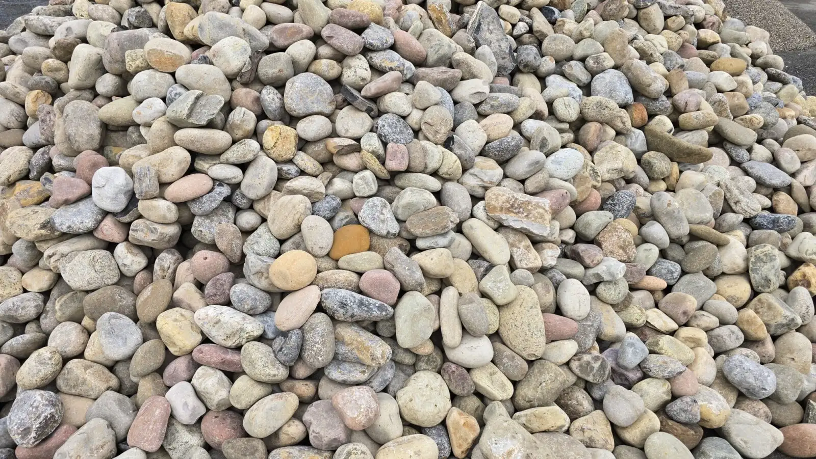 Mohawk Decorative River Stone – 7” Large Cobble photo 4