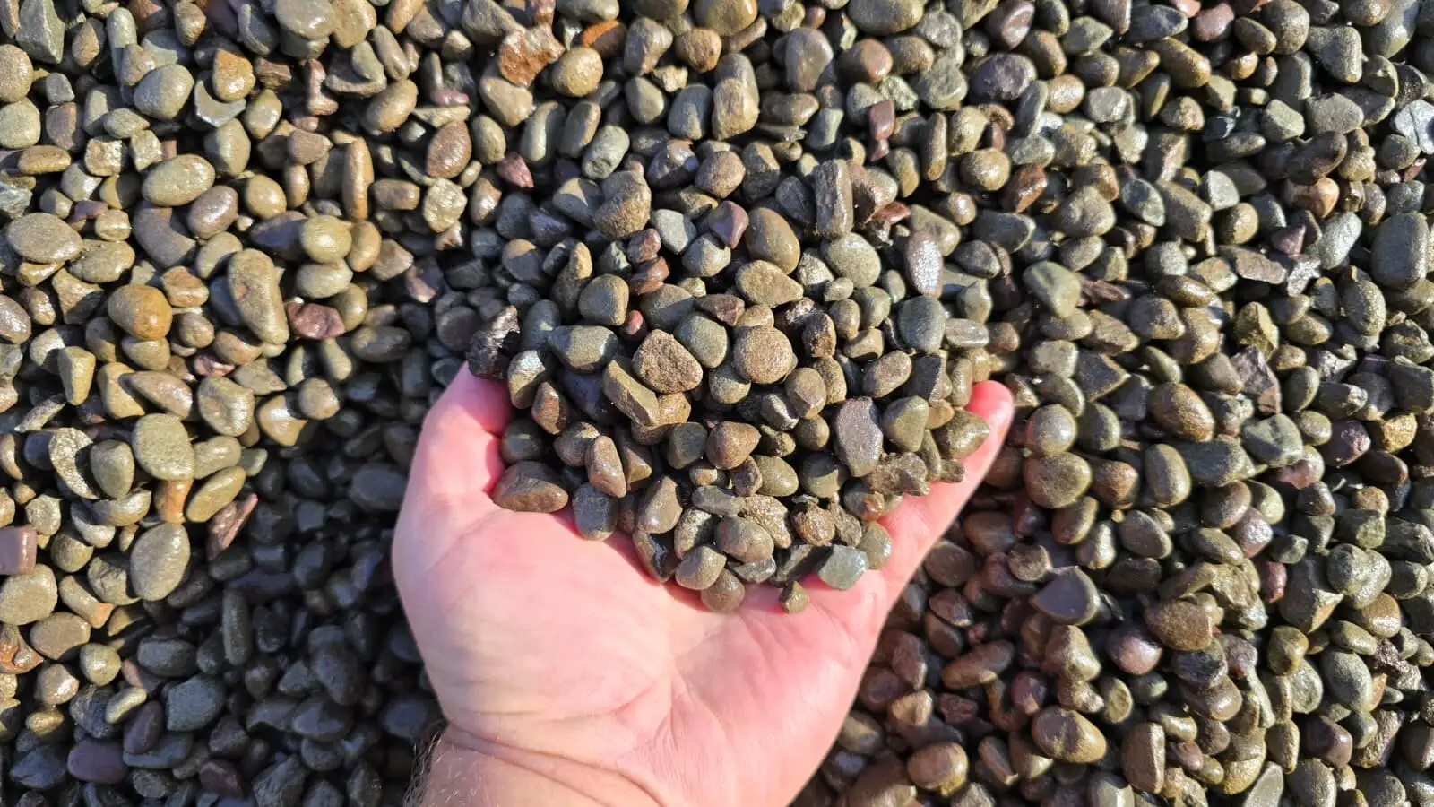 3/8″ Up Delaware River Pea Gravel Washed photo 4
